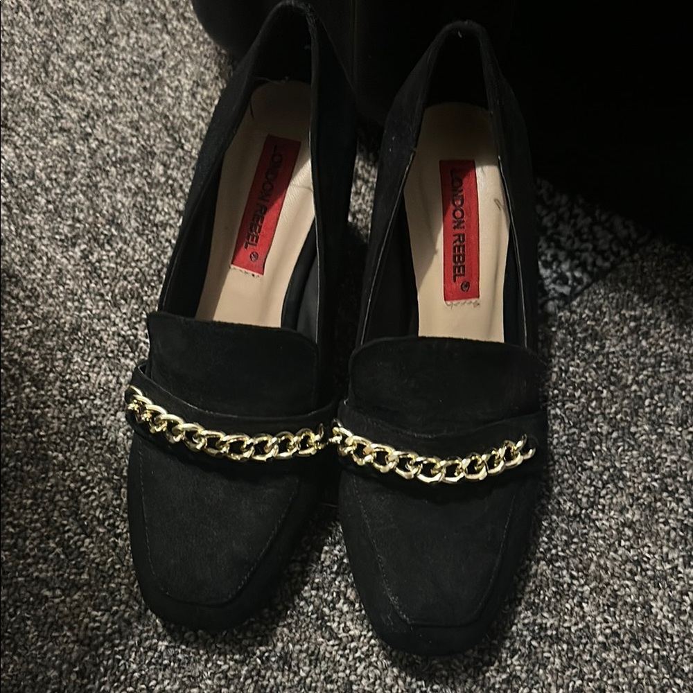 London Rebel Black Loafers with Gold Chain